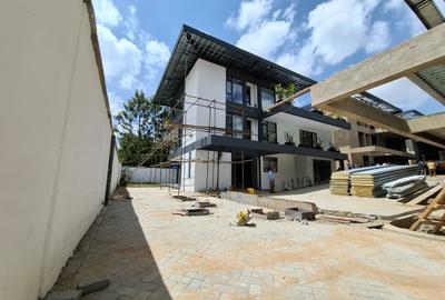 5 Bed Townhouse with En Suite in Lavington - 4