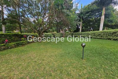 4 Bed House with En Suite in Nyari