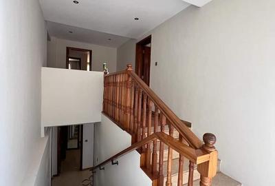 5 Bed Townhouse with Staff Quarters at Lavington Area