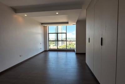 3 Bed Apartment with En Suite in Westlands Area - 4