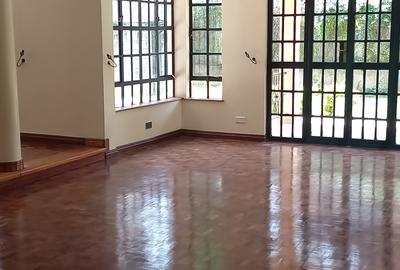 5 Bed Townhouse with En Suite in Lavington