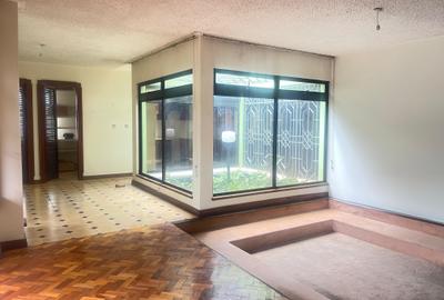 5 Bed Villa with En Suite in Muthaiga - 3