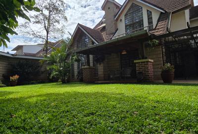 5 Bed Townhouse with En Suite at Lavington Green - 3