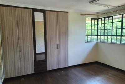 5 Bed Townhouse with En Suite at Runda Brookhouse - 4
