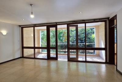 3 Bed Apartment with En Suite in Riverside