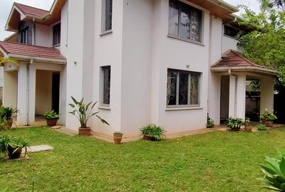 4 Bed House with En Suite at Kerarapon