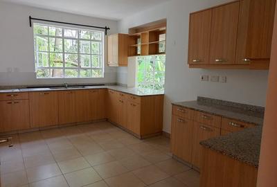 3 Bed Apartment with En Suite in Lavington