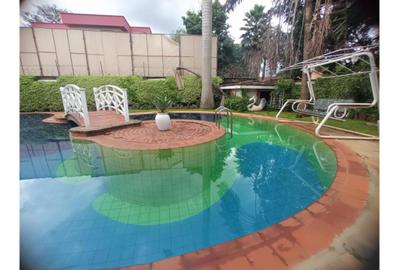 1 Bed House with En Suite in Lavington