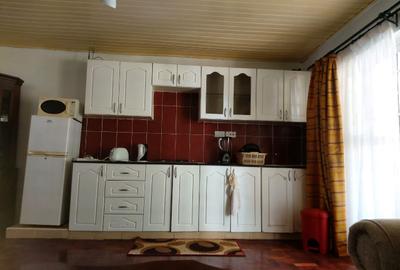 Serviced 2 Bed Apartment with En Suite in Rosslyn