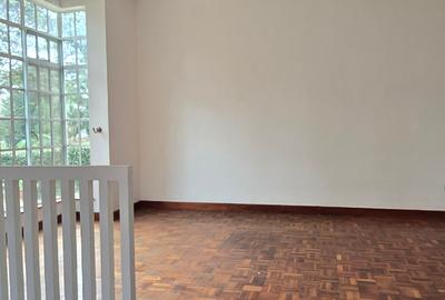 4 Bed Townhouse with En Suite at Rosslyn Heights - 2