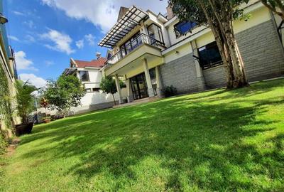 5 Bed Townhouse with En Suite at Lavington