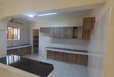 Serviced 3 Bed Apartment with En Suite at Acacia