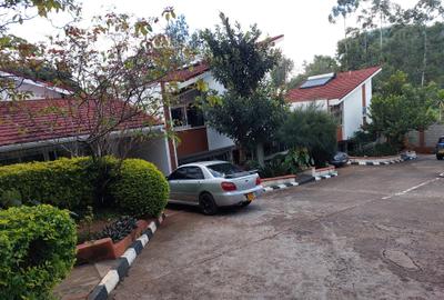 5 Bed Townhouse with En Suite at Mandera Road