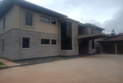 5 Bed Townhouse with En Suite in Muthaiga