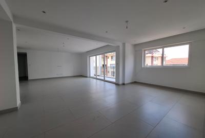 4 Bed Apartment with En Suite in Westlands Area