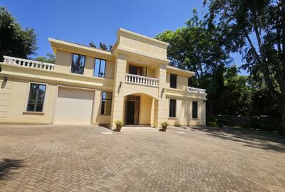 5 Bed House with En Suite in Runda