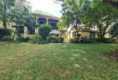 5 Bed House with En Suite at Nyari - 2
