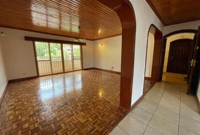 3 Bed Apartment with En Suite in Brookside