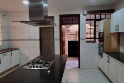5 Bed Townhouse with En Suite in Kileleshwa - 3