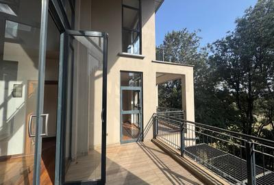 3 Bed Apartment with En Suite in Westlands Area - 3