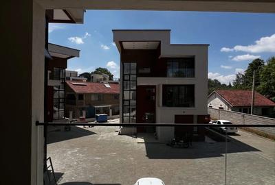 5 Bed Townhouse with En Suite in Lavington - 4