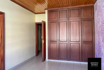 4 Bed Townhouse with En Suite in Lavington