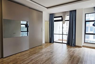 4 Bed Apartment with En Suite at Riverside Drive - 3