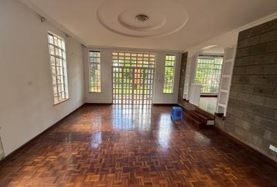 4 Bed Villa with En Suite in Rosslyn - 3