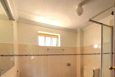 5 Bed Townhouse with En Suite in Lavington