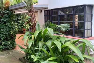 2 Bed House with En Suite in Runda