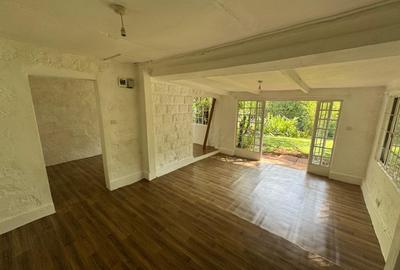 1 Bed House with En Suite at Karen - 2