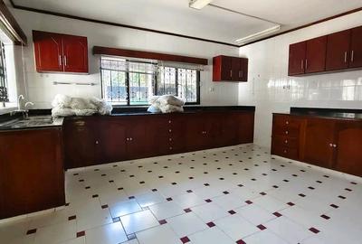 4 Bed House with En Suite in Thigiri - 4