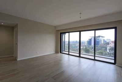 2 Bed Apartment with En Suite in Riverside