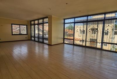 5 Bed Townhouse with En Suite in Lavington - 3