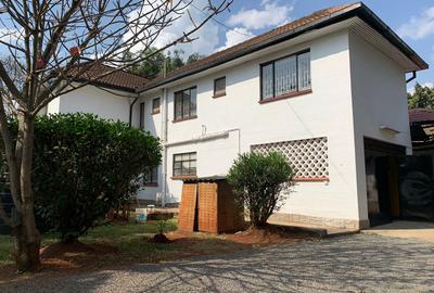 5,000 ft² Commercial Property with Service Charge Included in Lavington