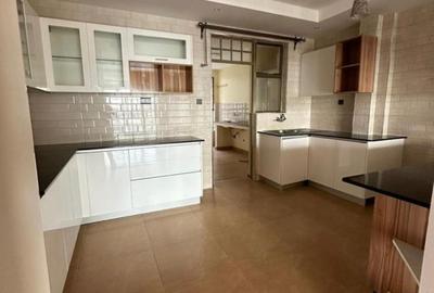 3 Bed Apartment with En Suite in Kileleshwa - 4