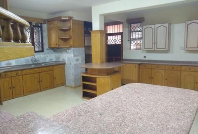 5 Bed House with Staff Quarters in Runda - 4