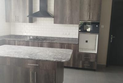 3 Bed Apartment with En Suite at Gitanga Road
