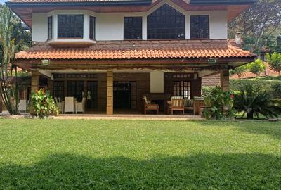 5 Bed Townhouse with En Suite in Rosslyn