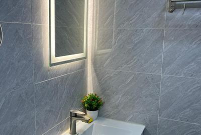 Serviced Studio Apartment with En Suite at Othaya Road - 2