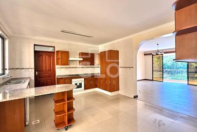 3 Bed Apartment with En Suite in Kilimani