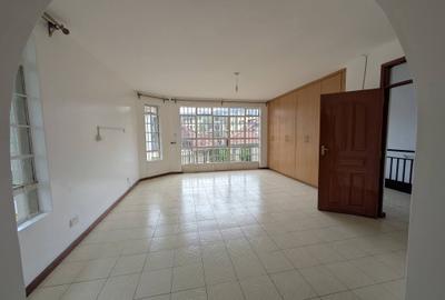 4 Bed Townhouse with En Suite in Spring Valley - 3