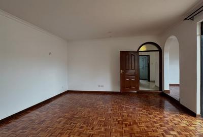4 Bed Townhouse with En Suite in Lavington - 2