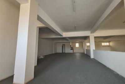 5,500 ft² Warehouse with Service Charge Included in Ruaraka - 2