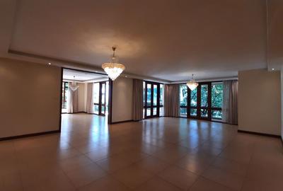 4 Bed Apartment with En Suite in Riverside