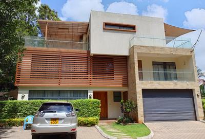 4 Bed Villa with En Suite in Lavington