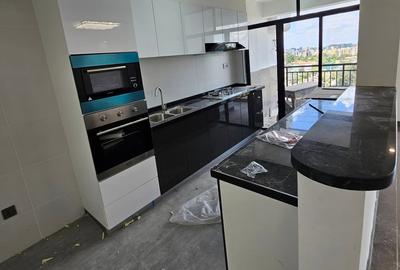 3 Bed Apartment with En Suite at Oloitoktok Road - 4