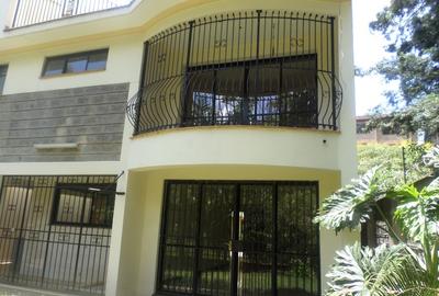 4 Bed Townhouse with En Suite at Westlands - 3