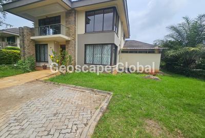 4 Bed House with En Suite in Ridgeways - 2