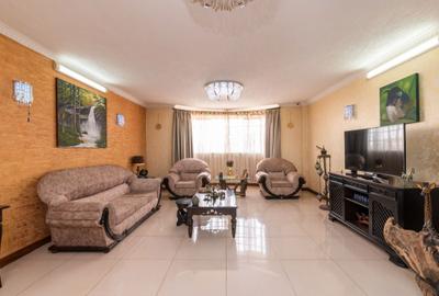 3 Bed Apartment with En Suite in Parklands